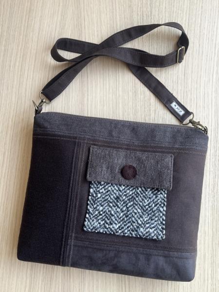 "Flickenwerk IV mit Tasche" - DUNKELBRAUN